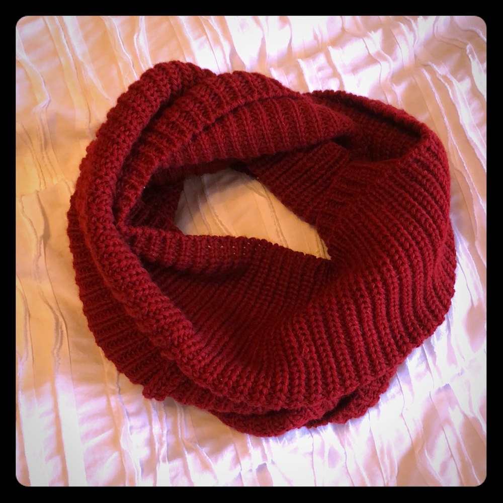 Chunky infinity scarf